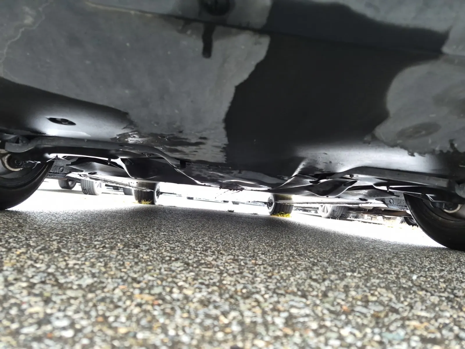 Undercarriage - Rear Photo