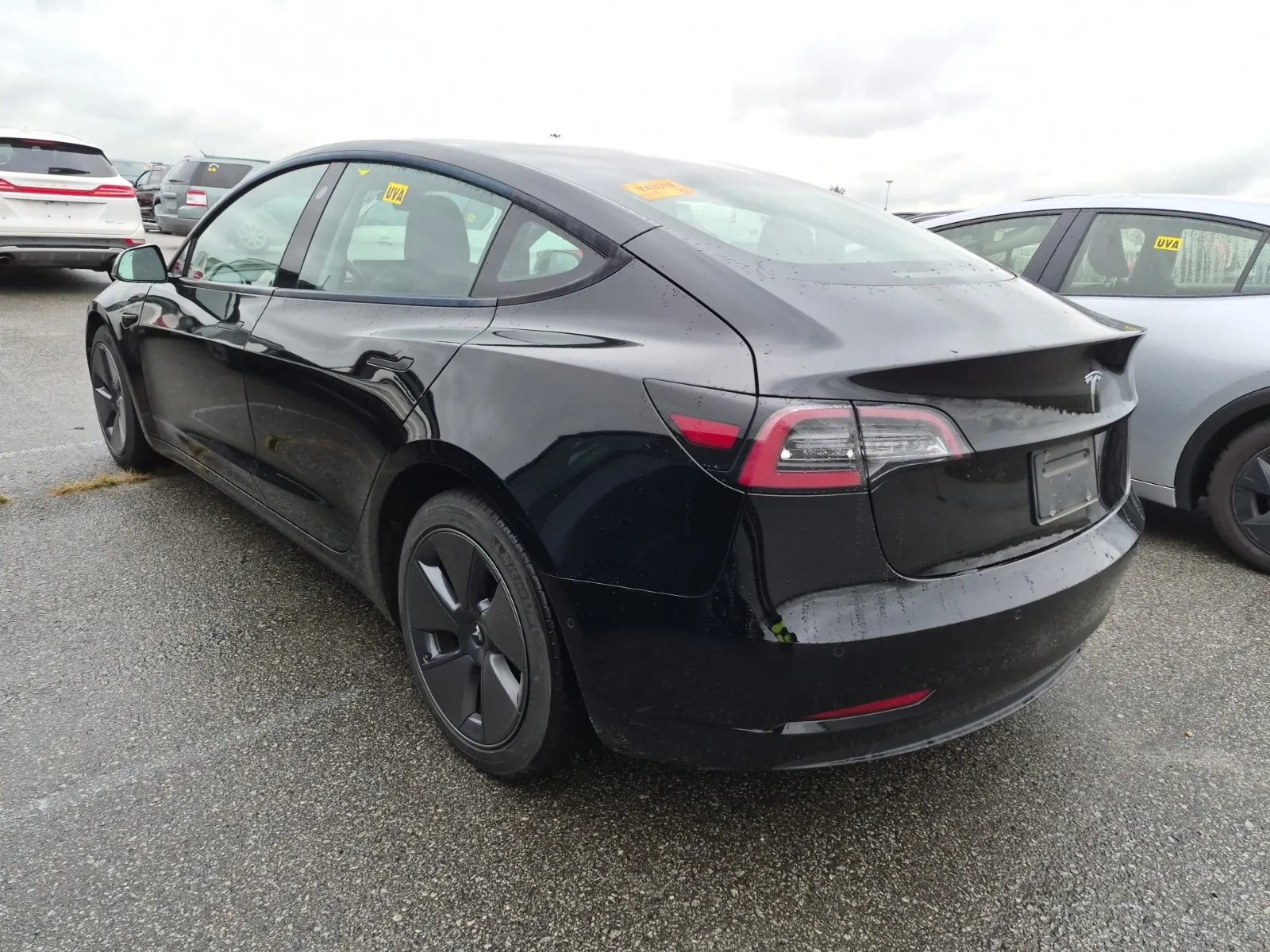 Driver Rear 3/4 Photo