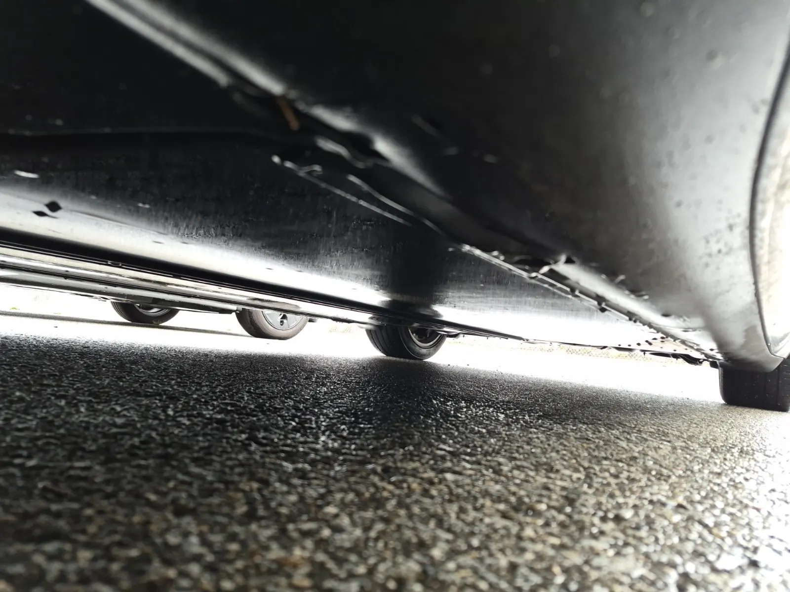 Undercarriage - Driver Photo