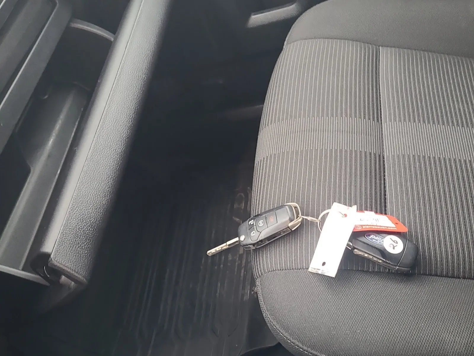 Keys/Fobs/Manual Photo