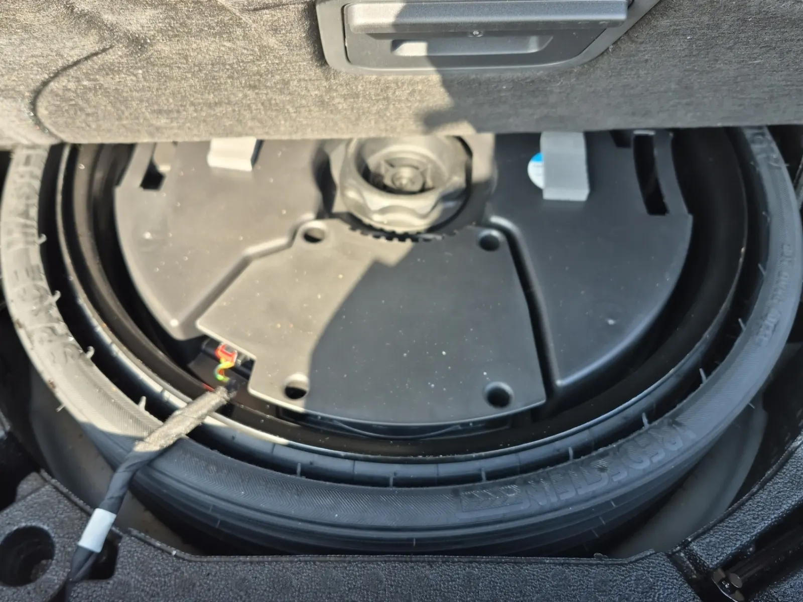 Spare Tire & Wheel Photo