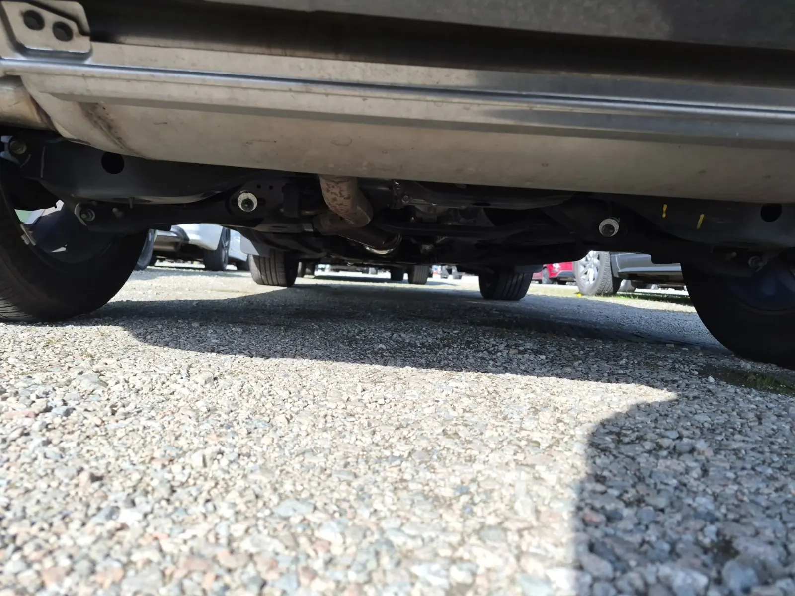 Undercarriage - Rear Photo