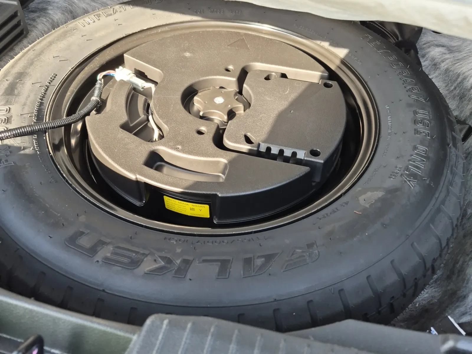 Spare Tire & Wheel Photo