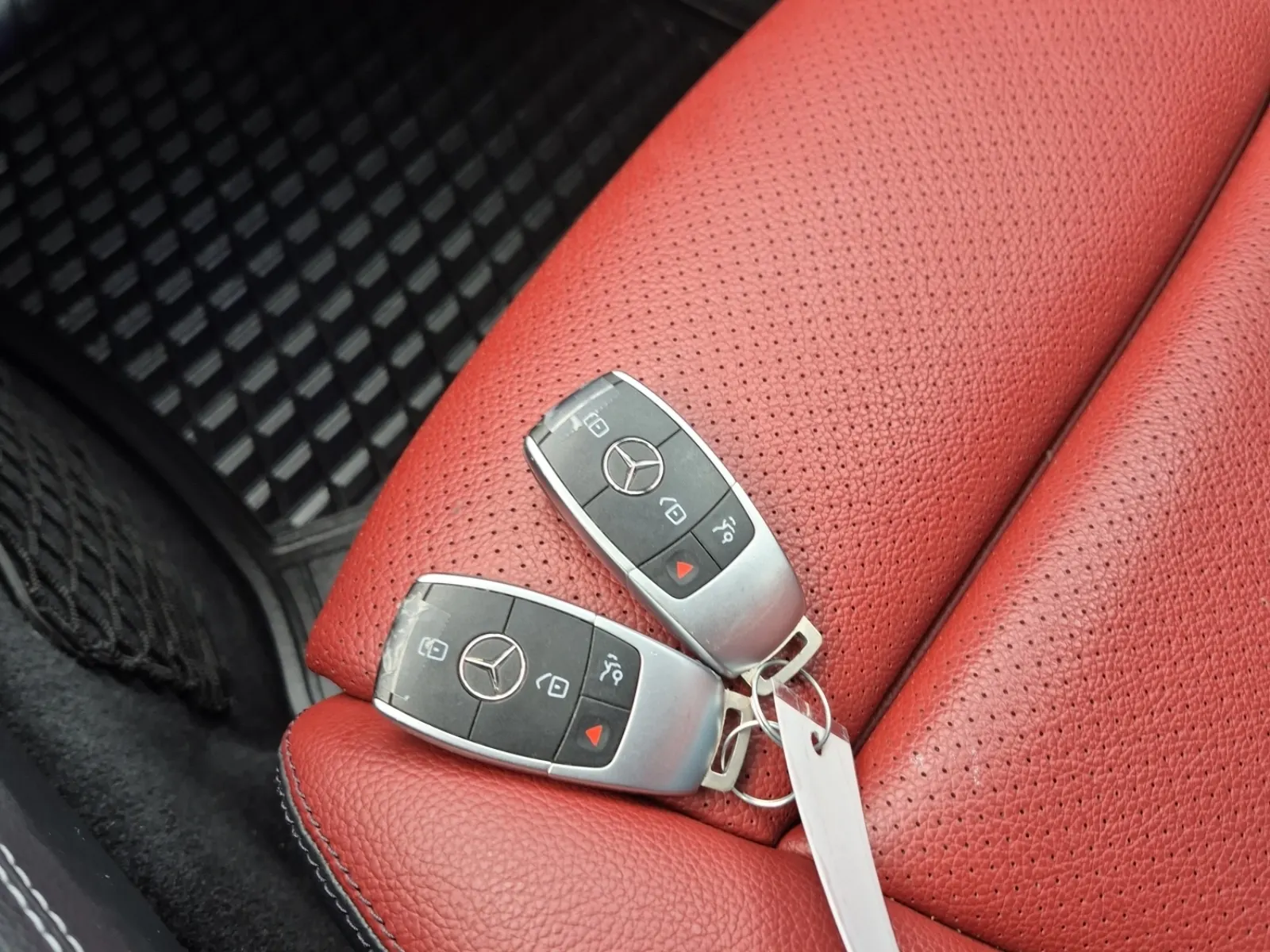 Keys/Fobs/Manual Photo