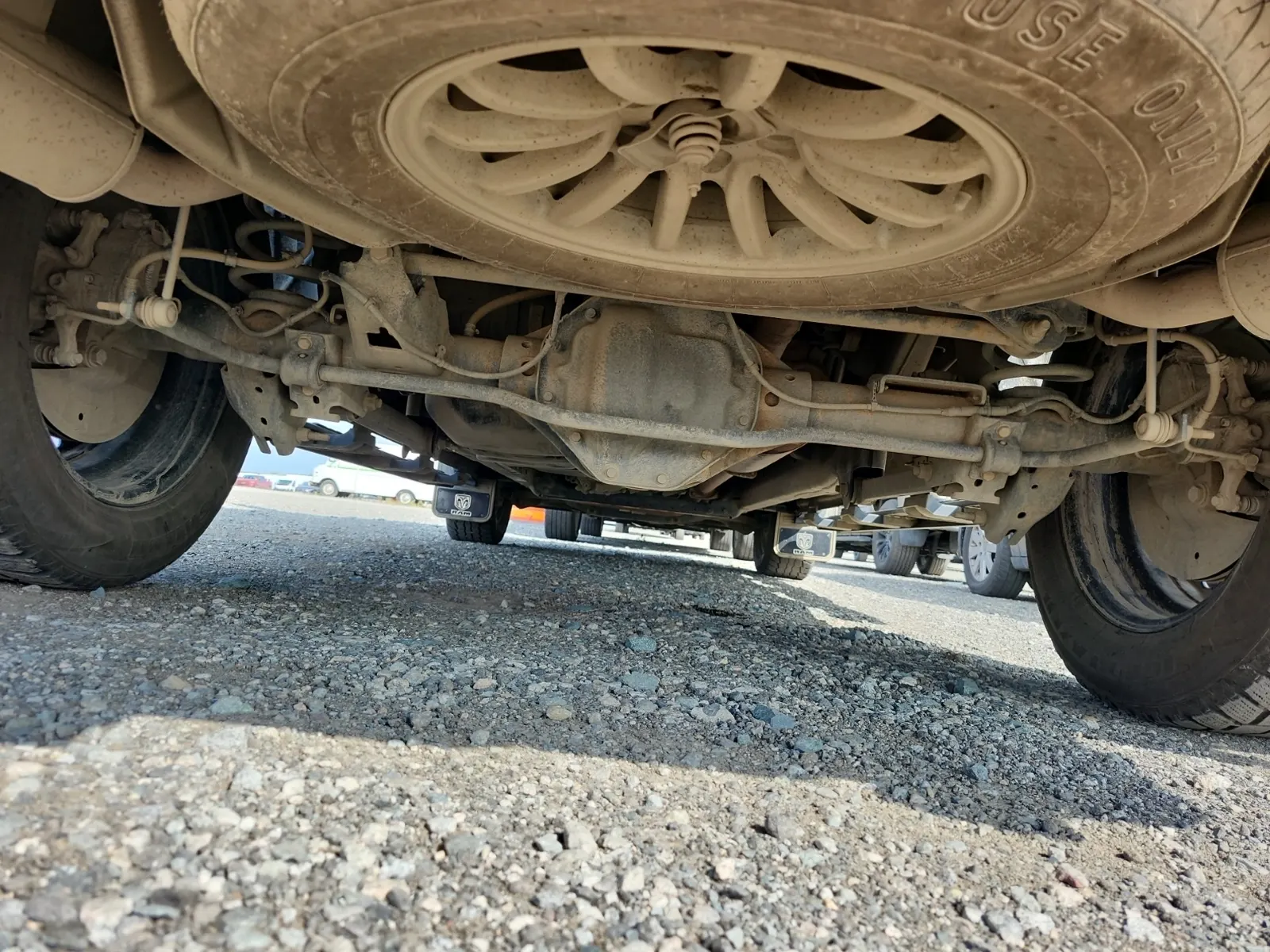 Undercarriage - Rear Photo