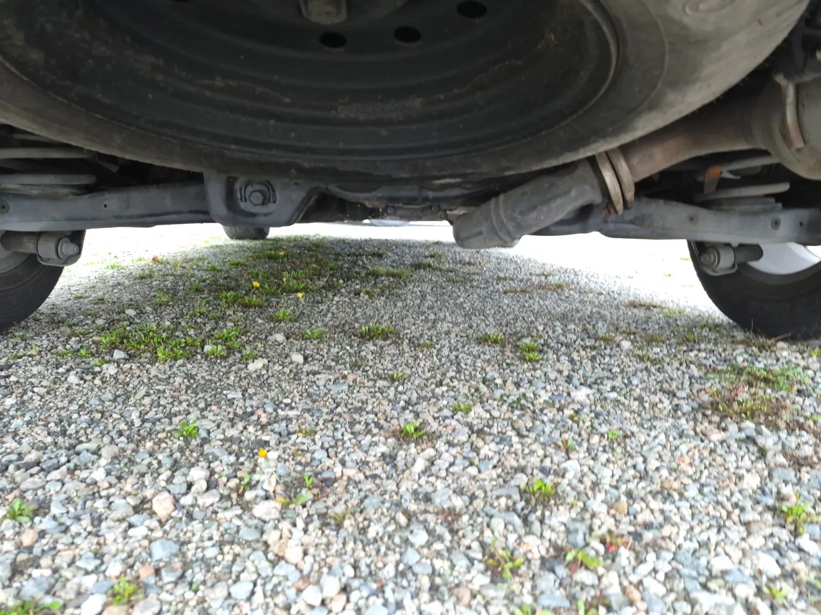 Undercarriage - Rear Photo