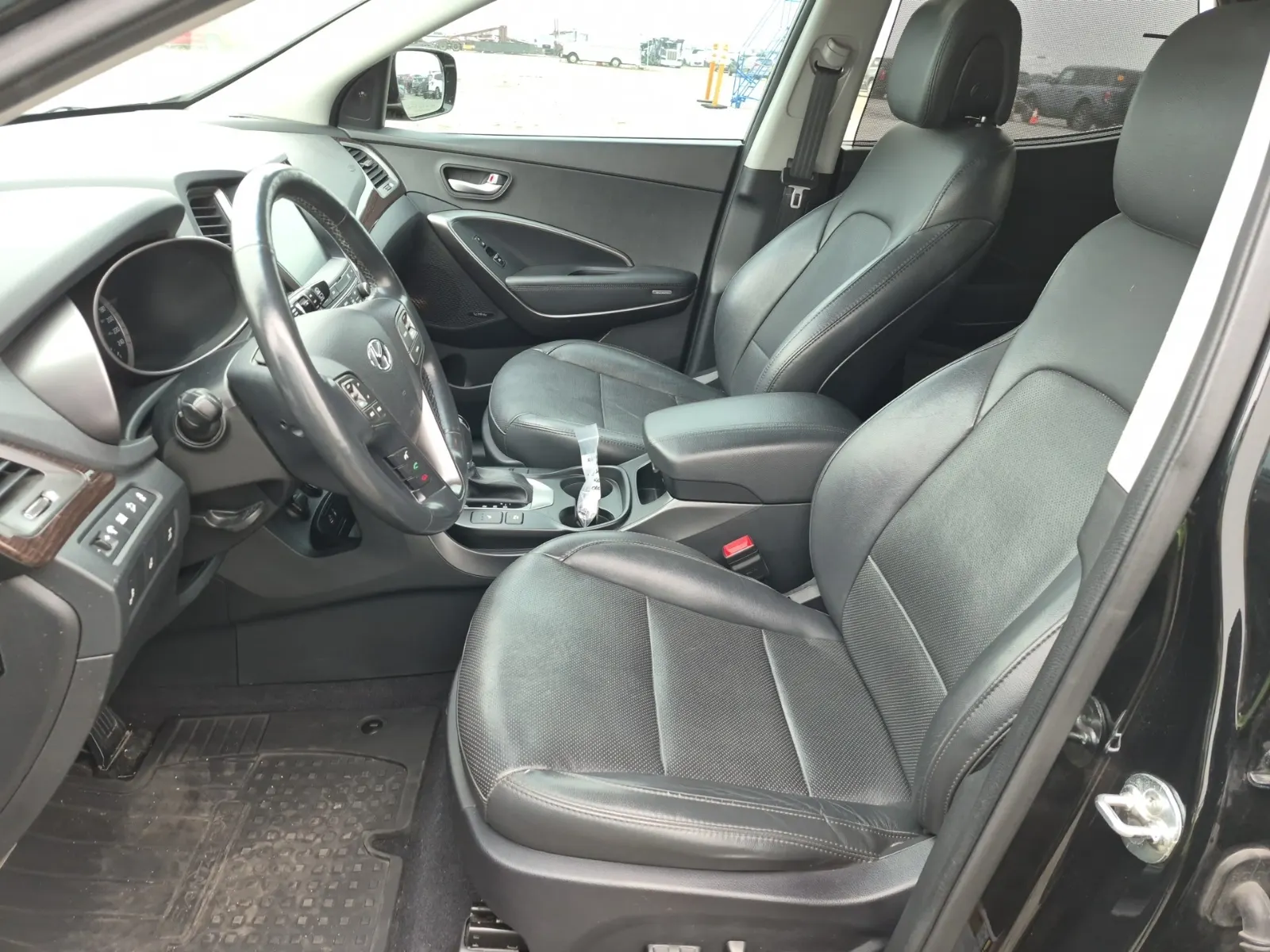 Front Interior Photo