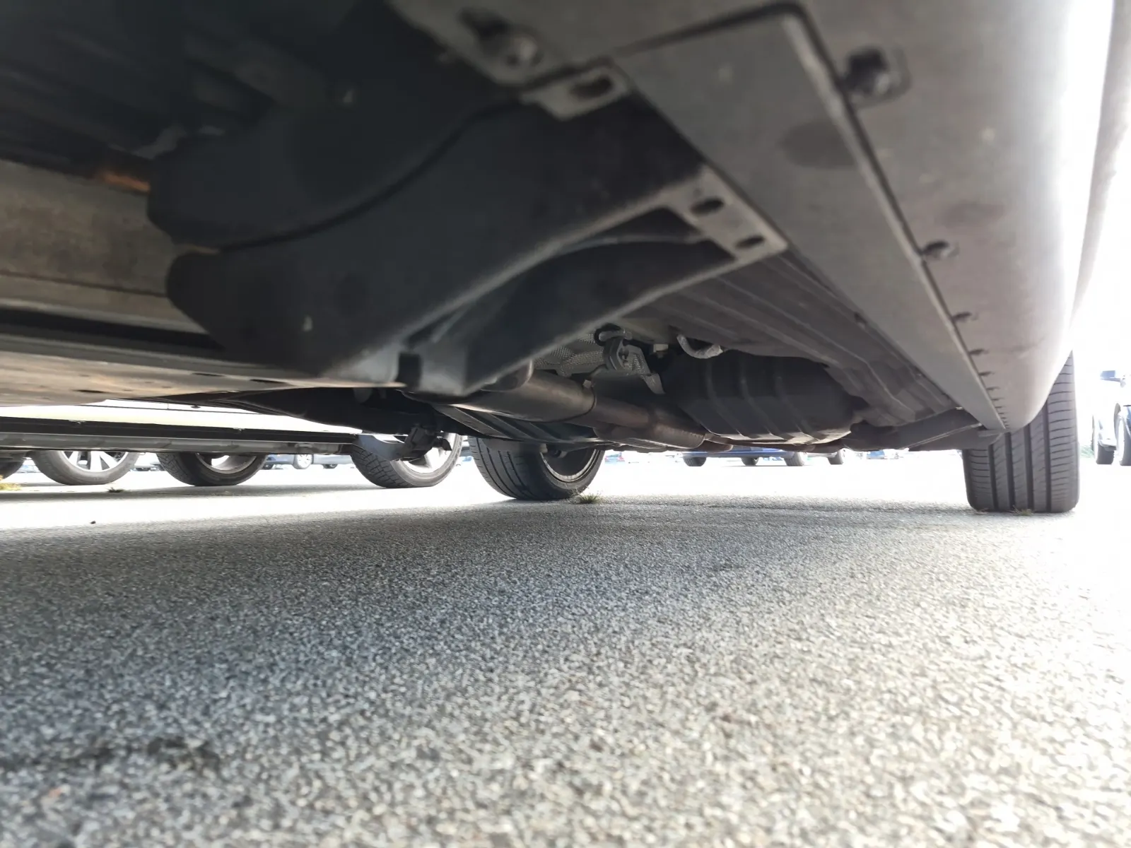 Undercarriage - Driver Photo