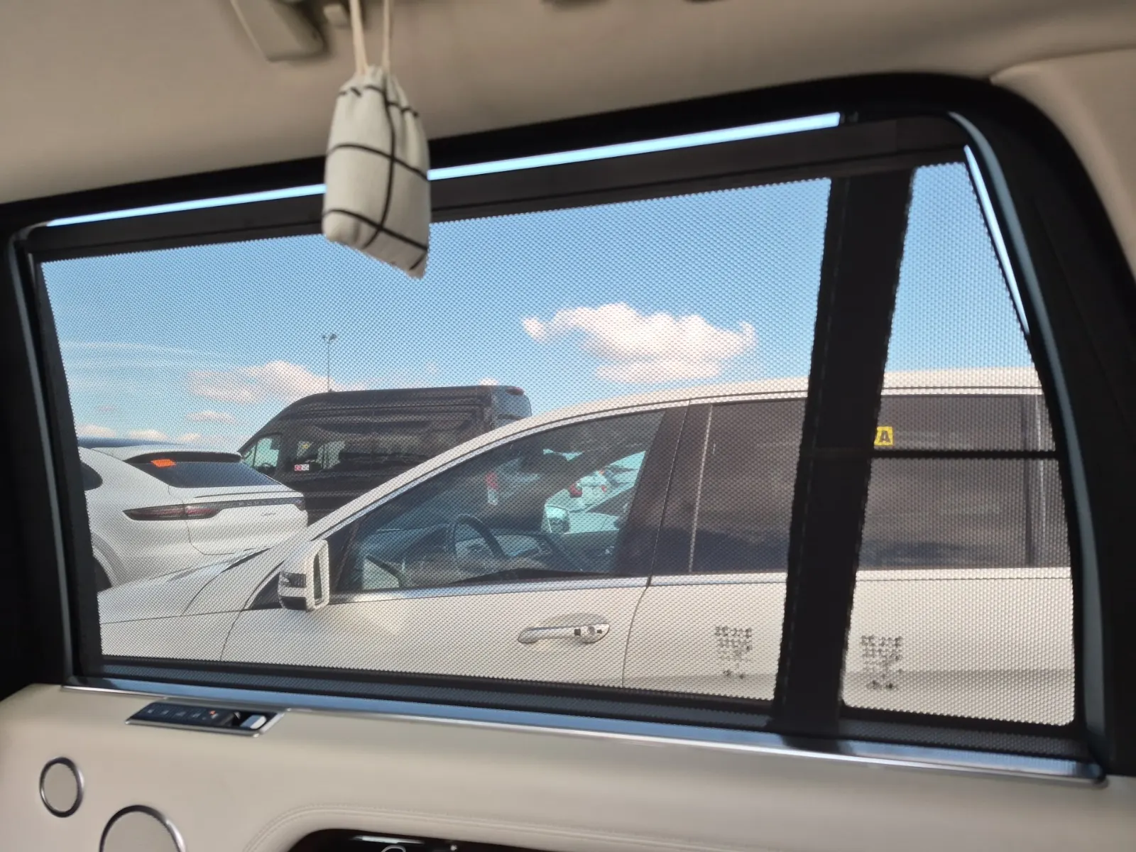 Extra Photo 6