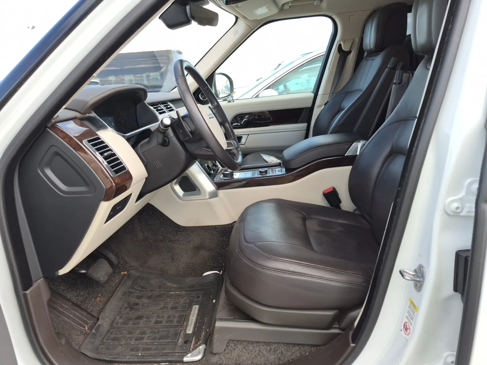 Front Interior Photo