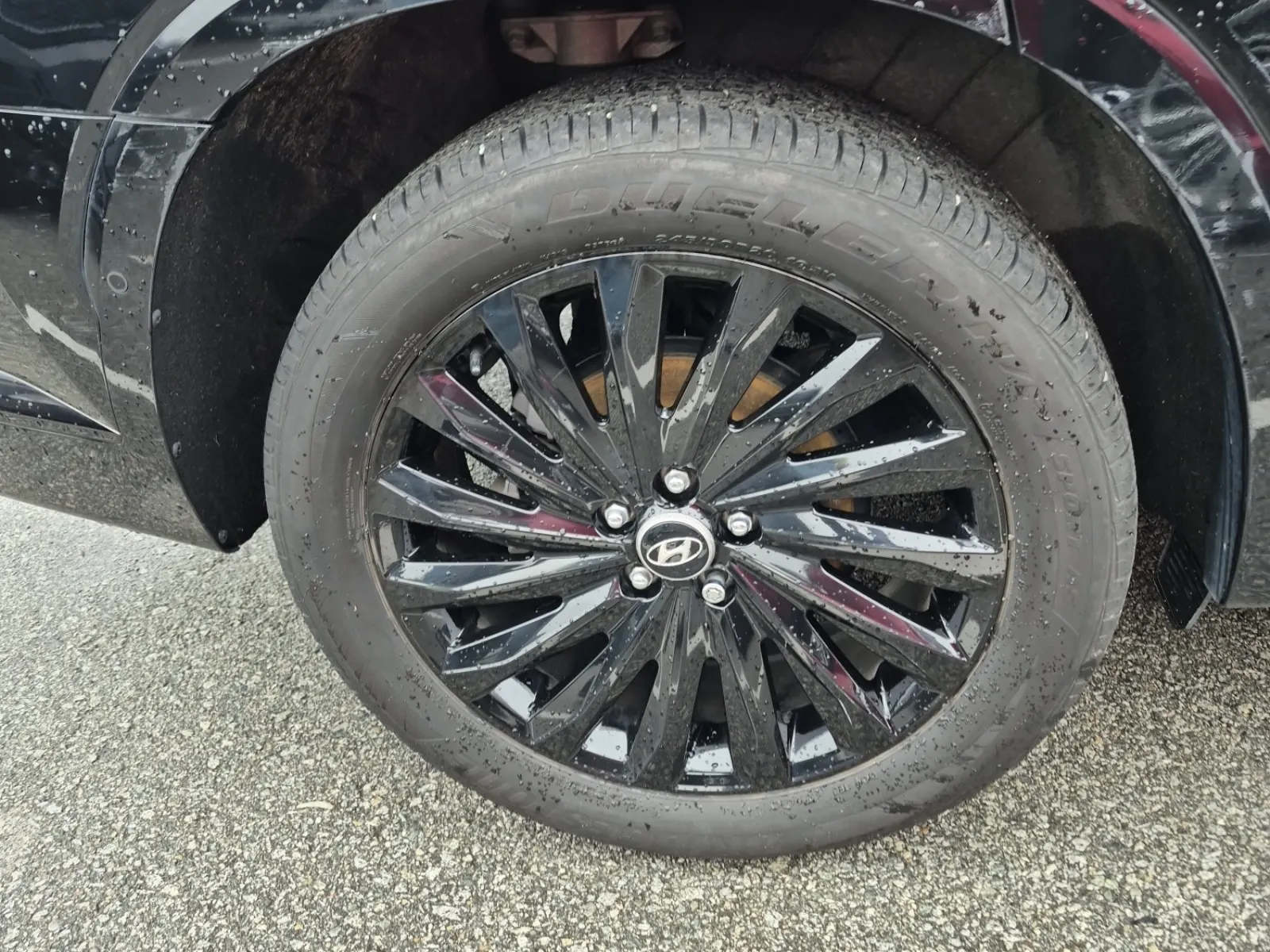 Right Rear Wheel/Tire Photo