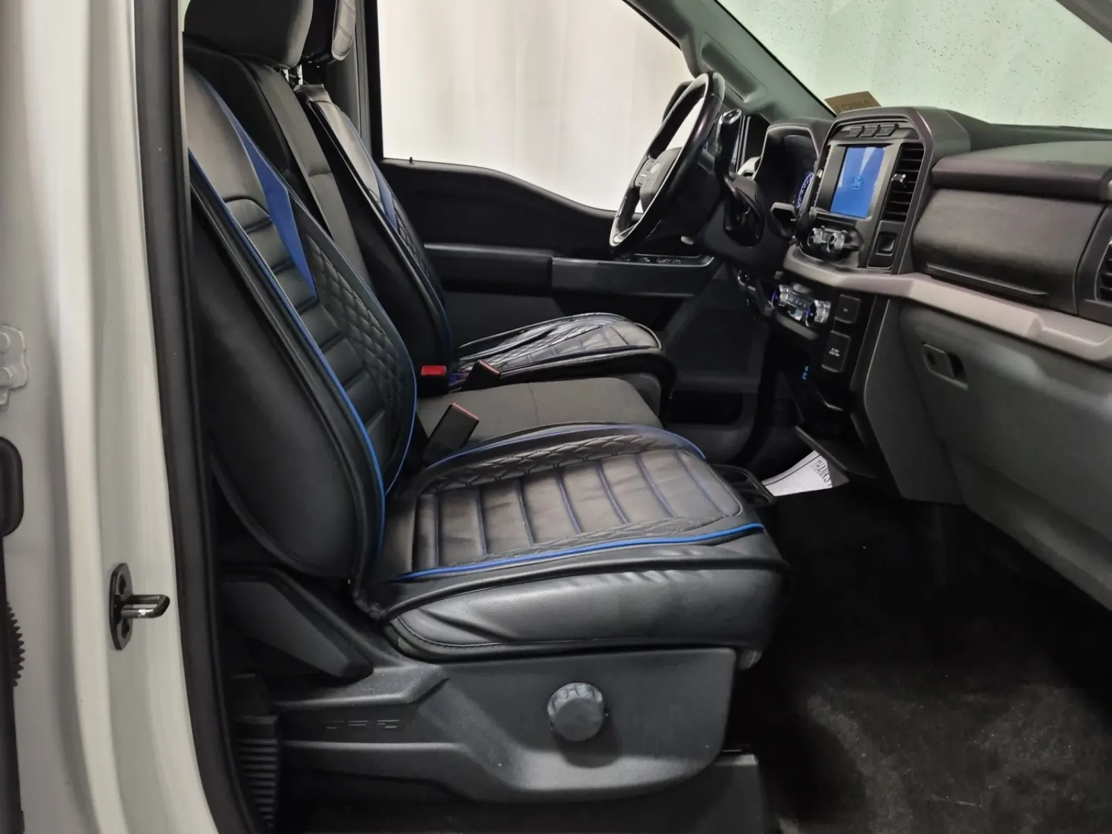 Right Side Interior Photo