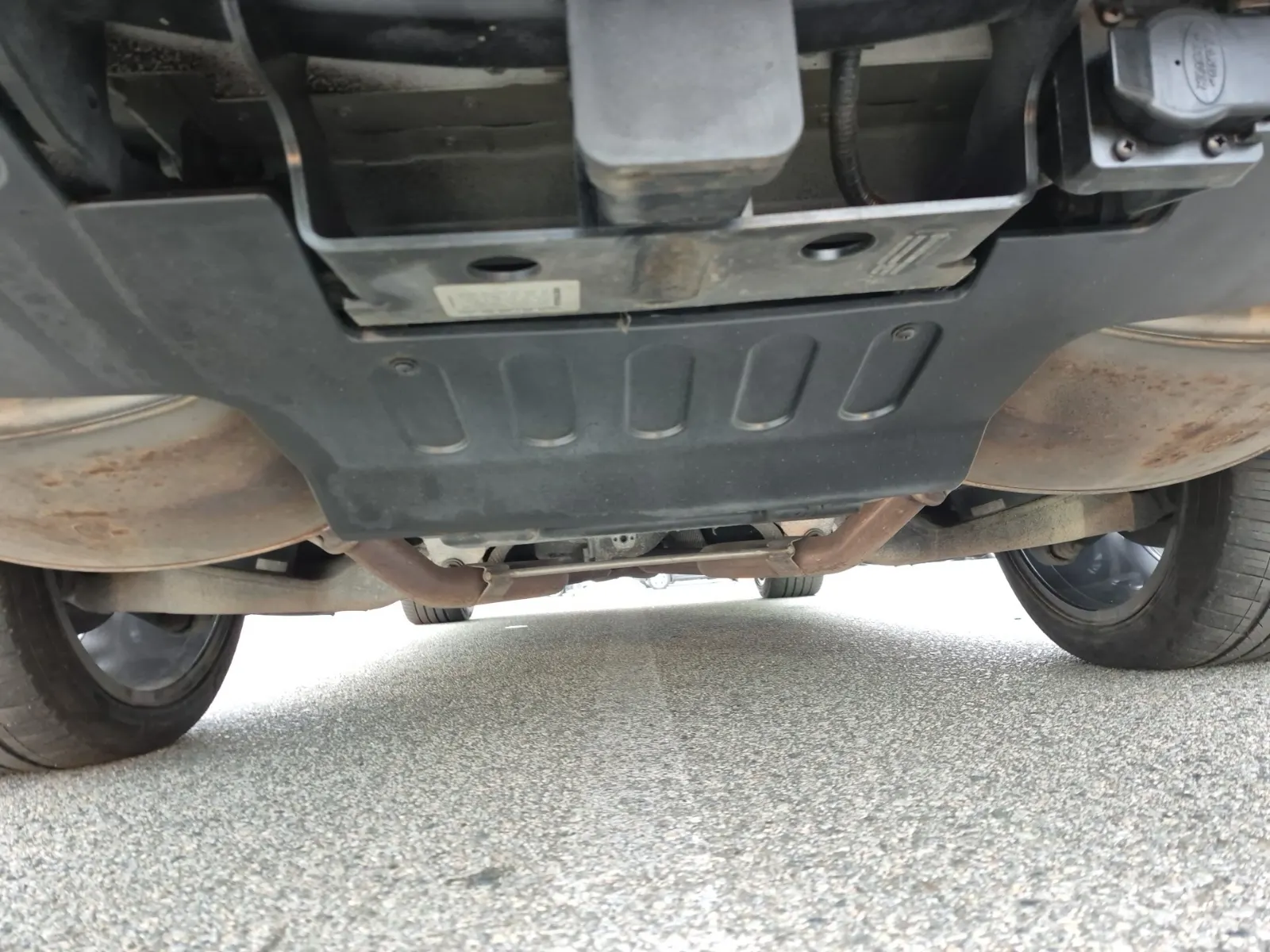 Undercarriage - Rear Photo