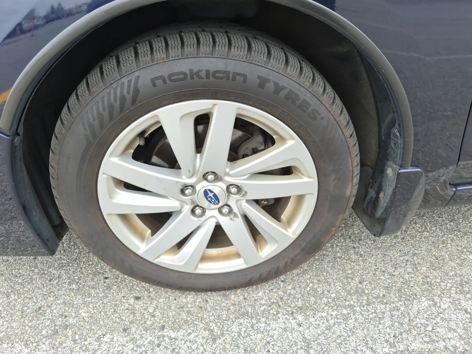 Front driver wheel/tire photo