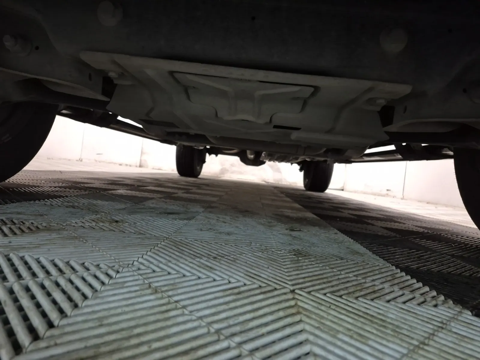 Undercarriage - Front Photo