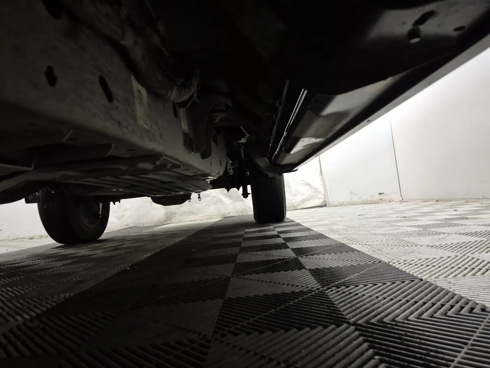 Undercarriage - Driver Photo