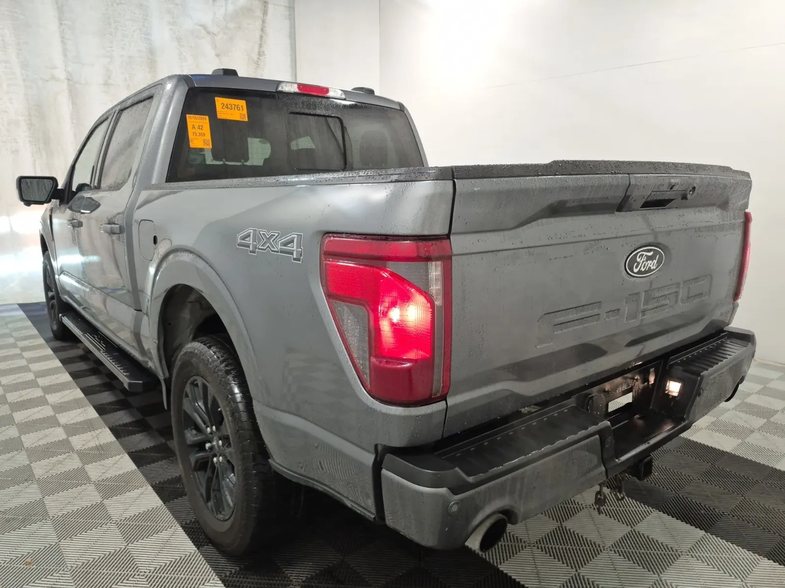 Driver Rear 3/4 Photo