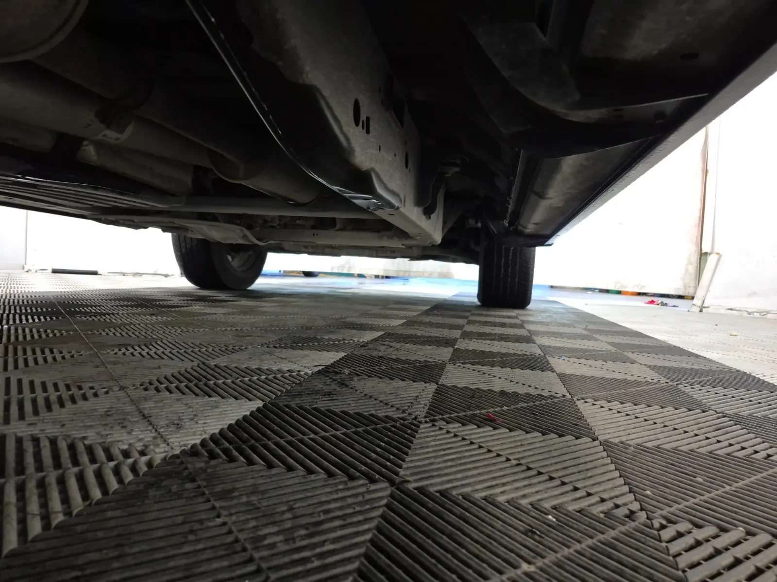 Undercarriage - Passenger Photo
