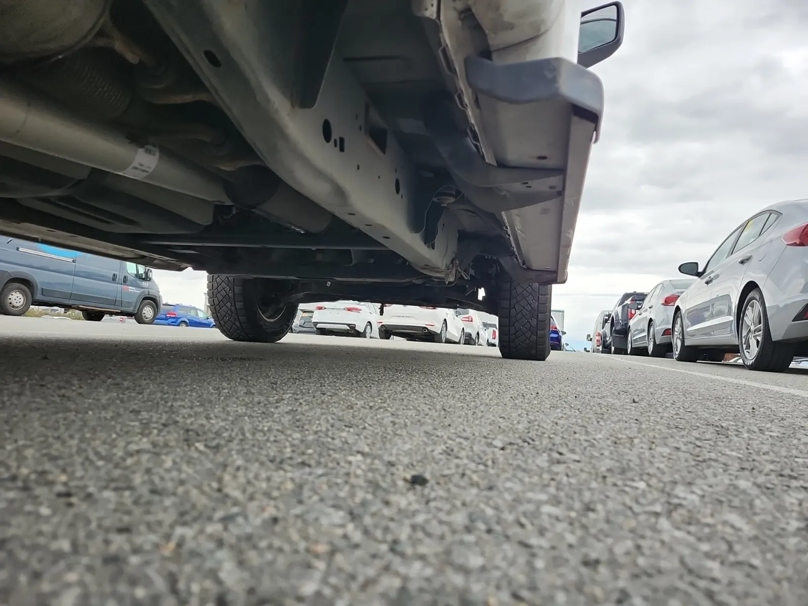 Undercarriage - Passenger Photo