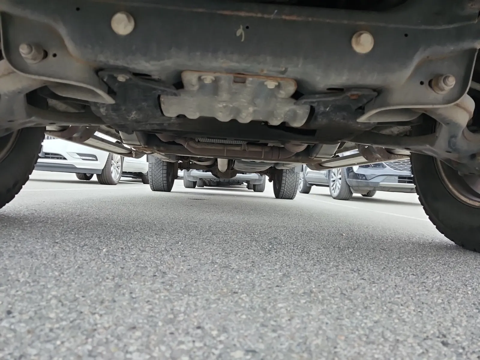Undercarriage - Front Photo