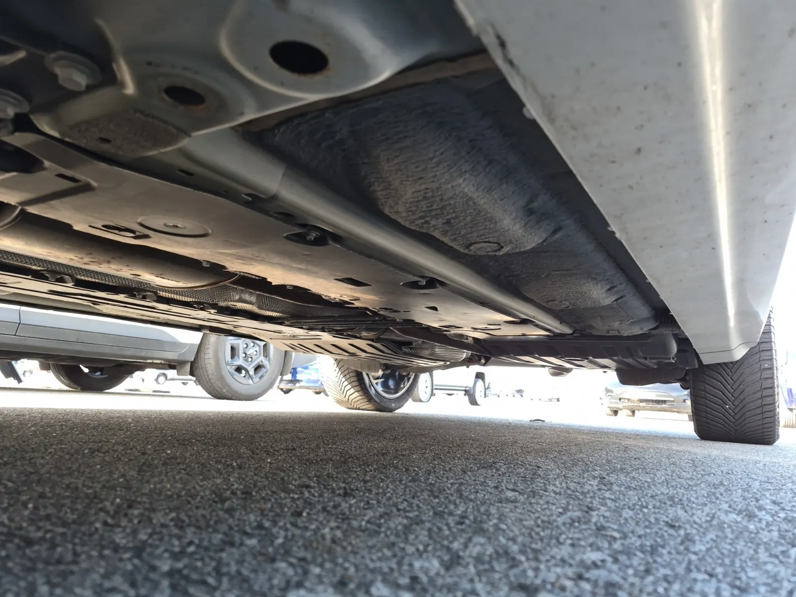 Undercarriage - Driver Photo