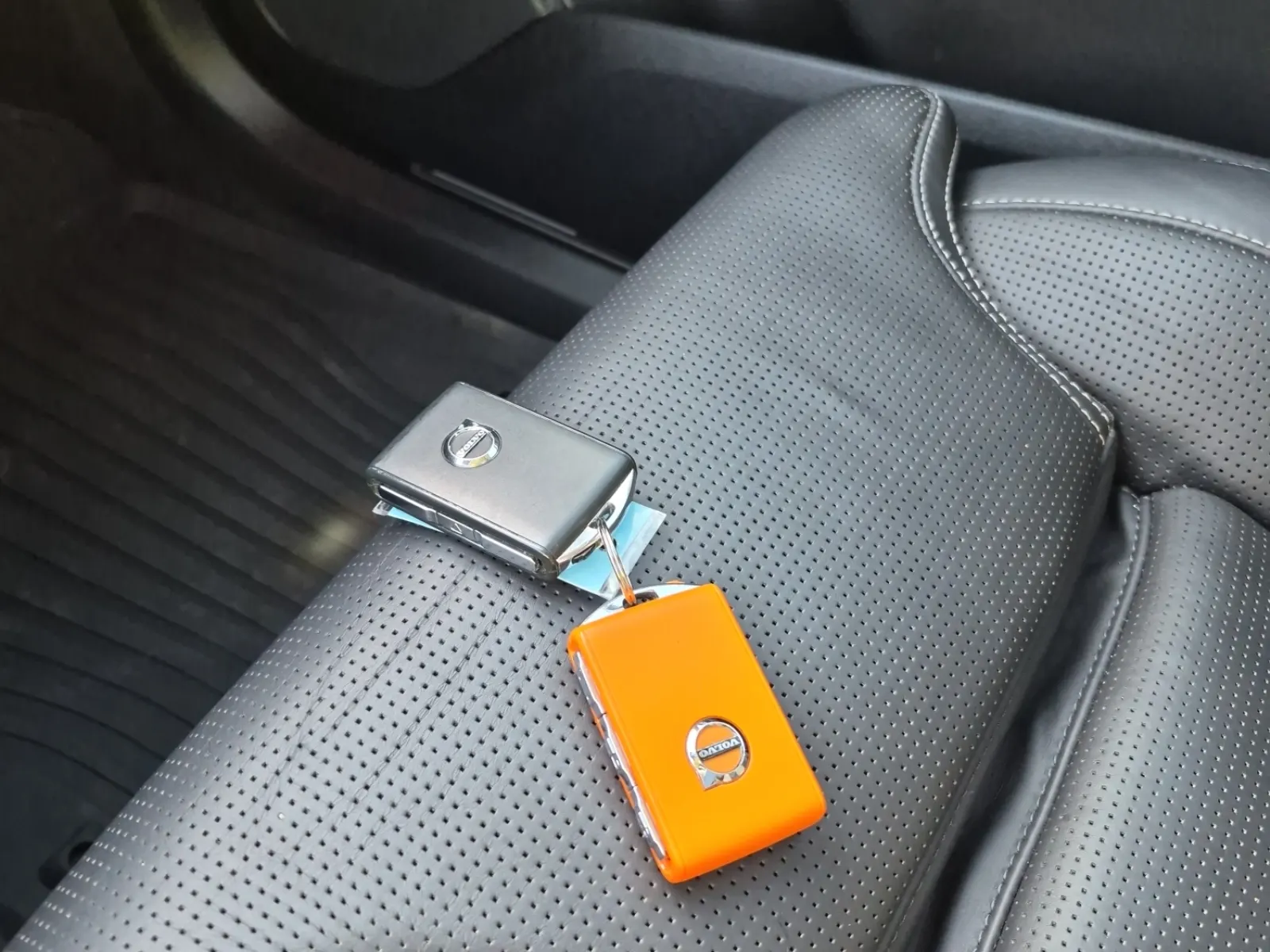 Keys/Fobs/Manual Photo