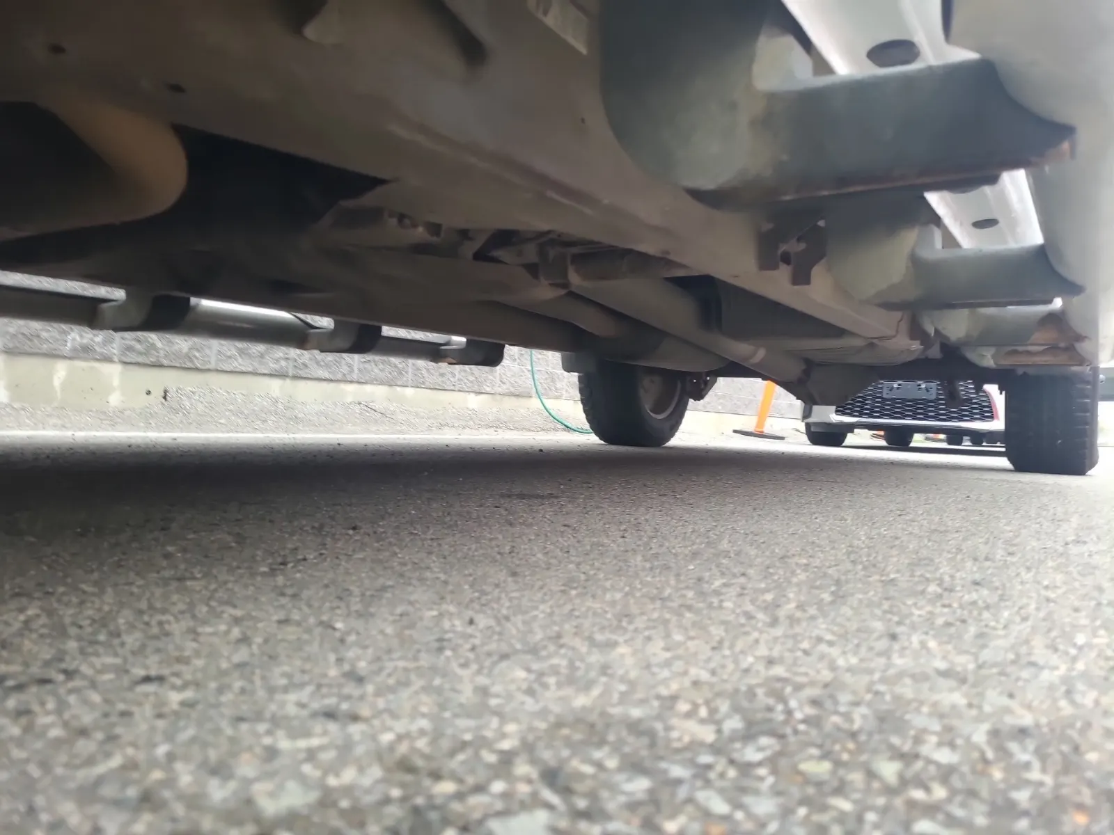 Undercarriage - Driver Photo