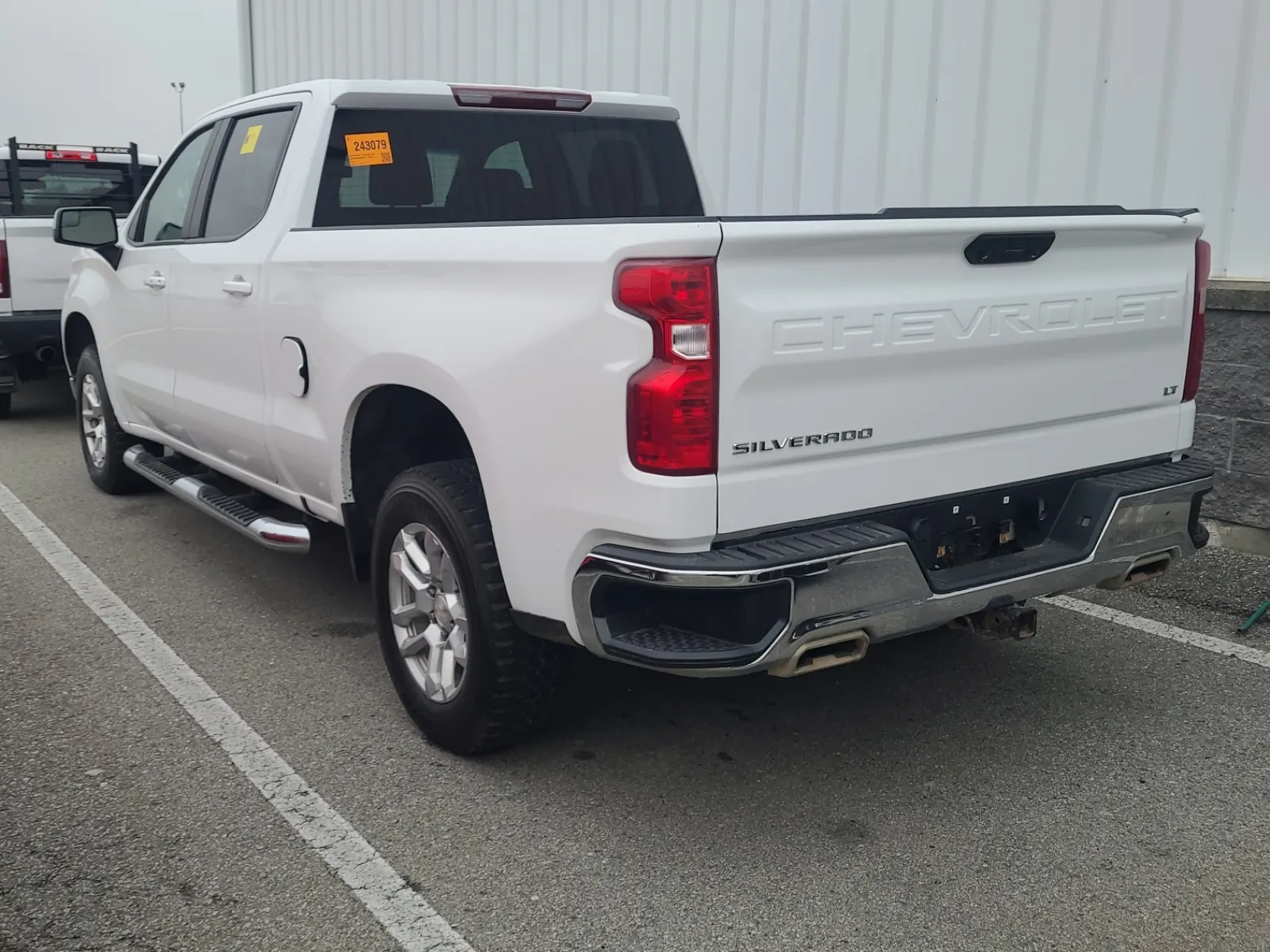 Driver Rear 3/4 Photo