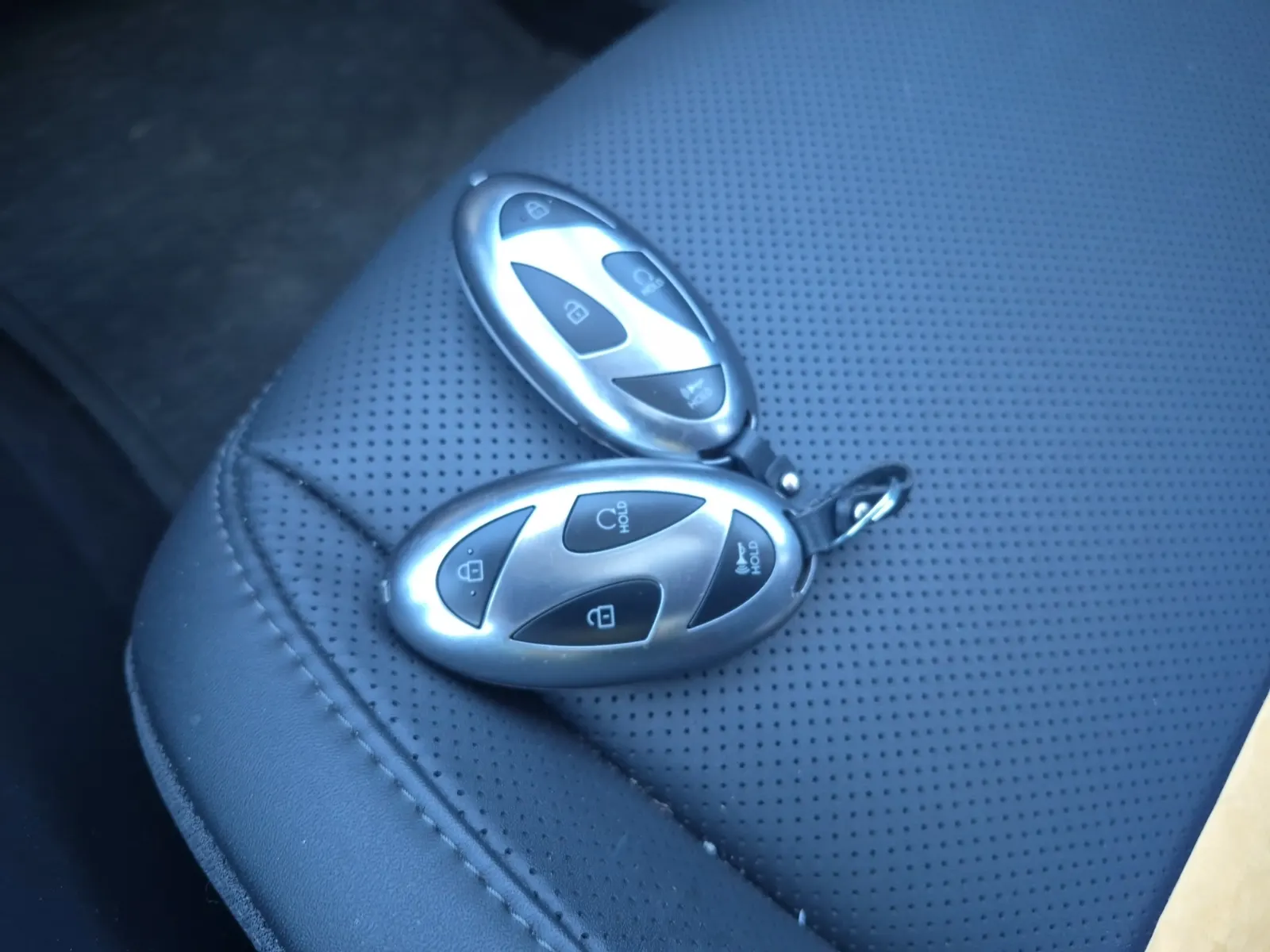 Keys/Fobs/Manual Photo