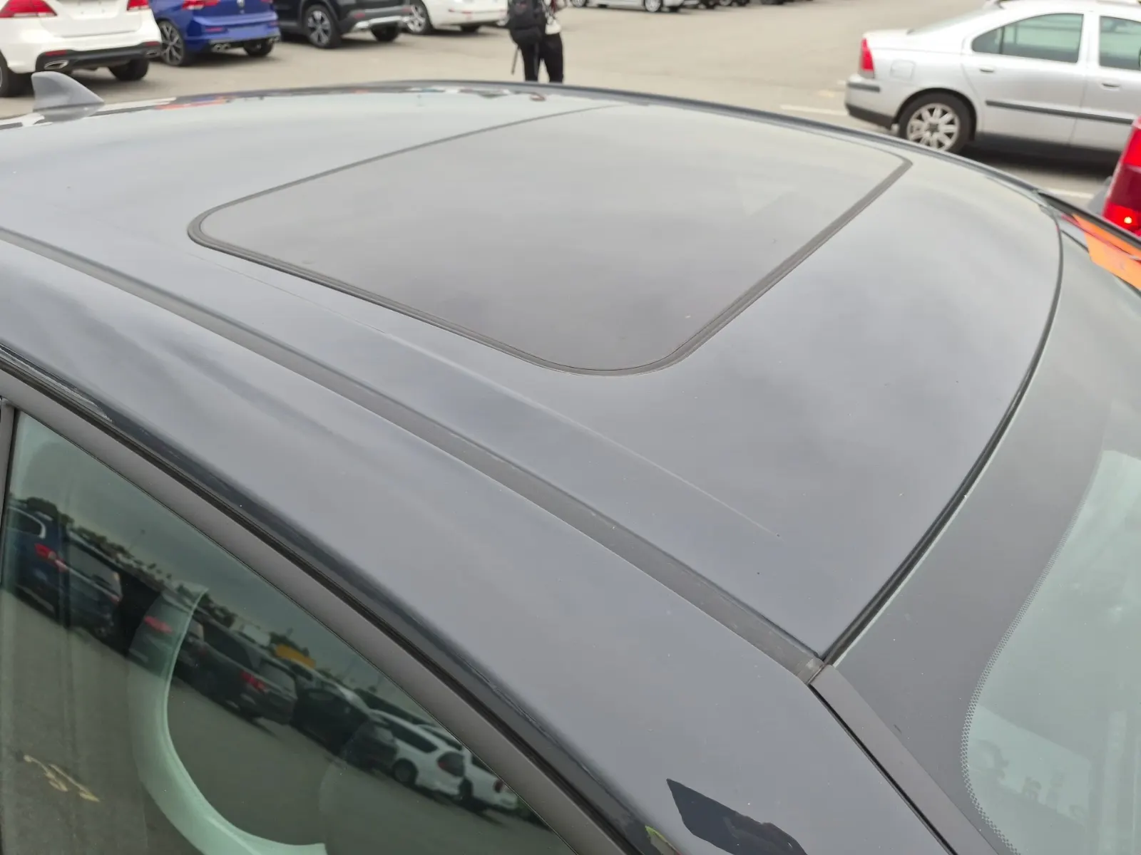 Exterior Roof Photo