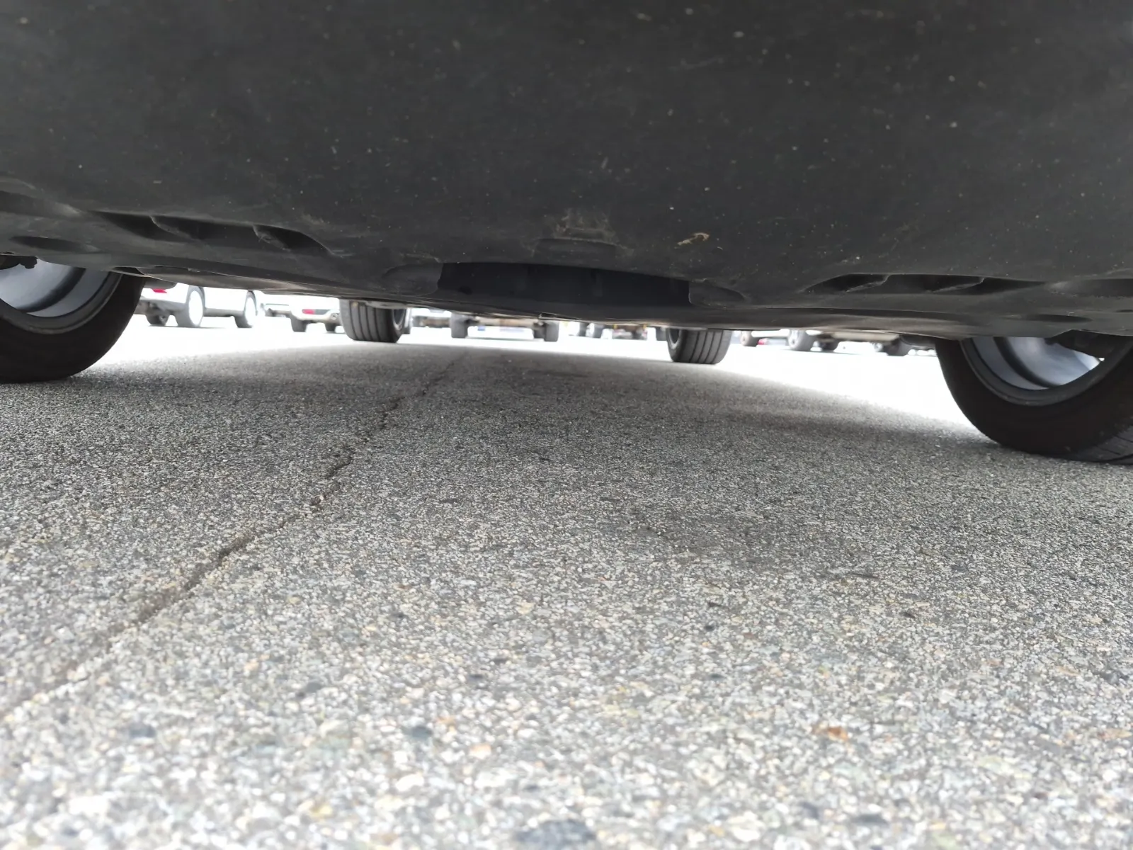 Undercarriage - Front Photo