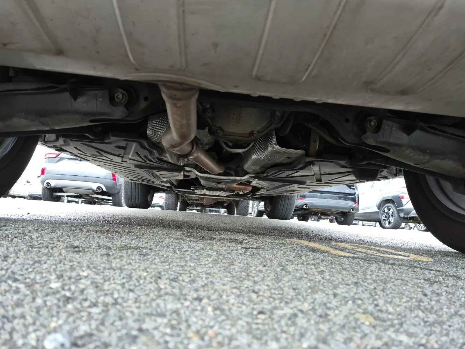 Undercarriage - Rear Photo