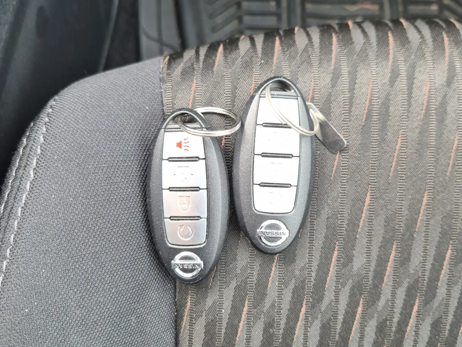 Keys/Fobs/Manual Photo