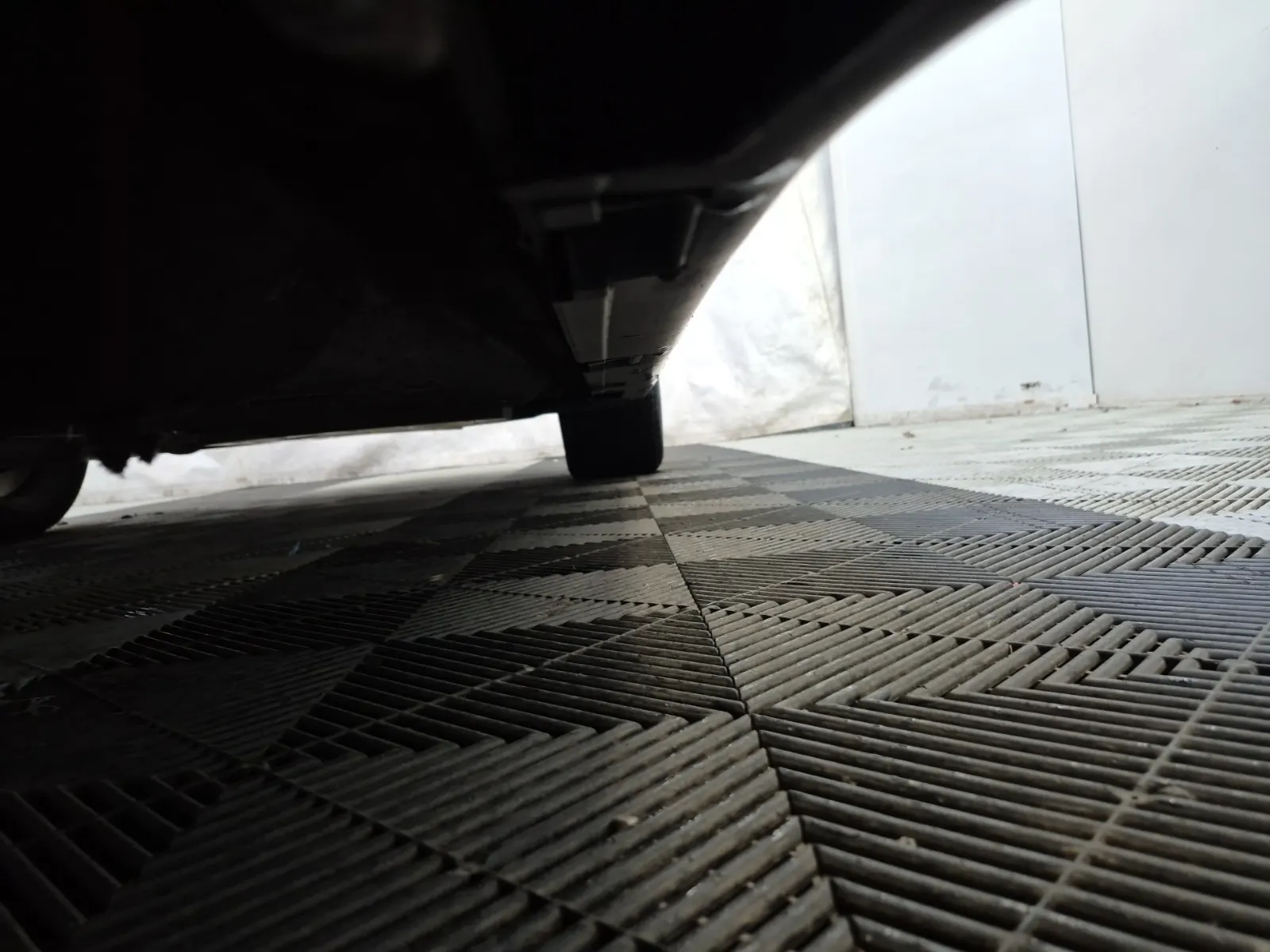 Undercarriage - Driver Photo