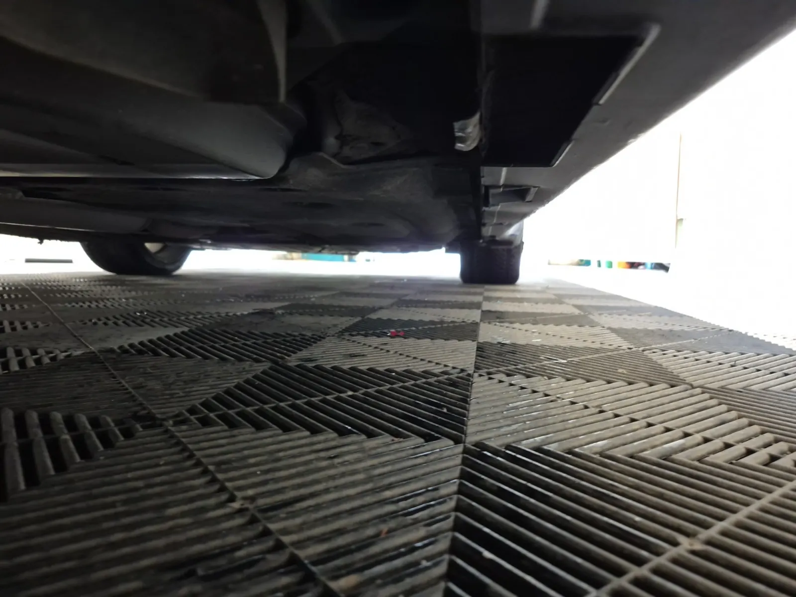 Undercarriage - Passenger Photo