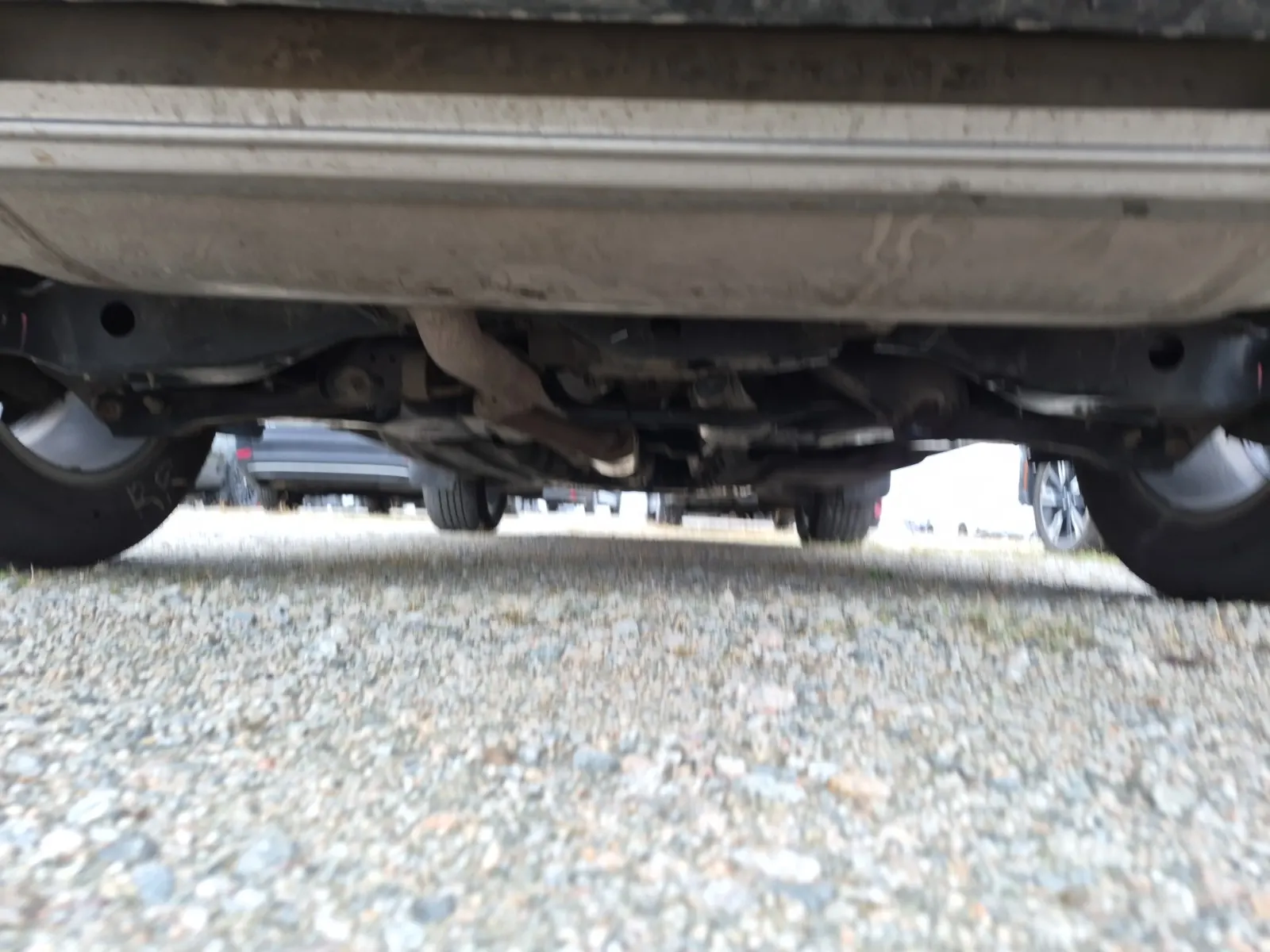 Undercarriage - Rear Photo