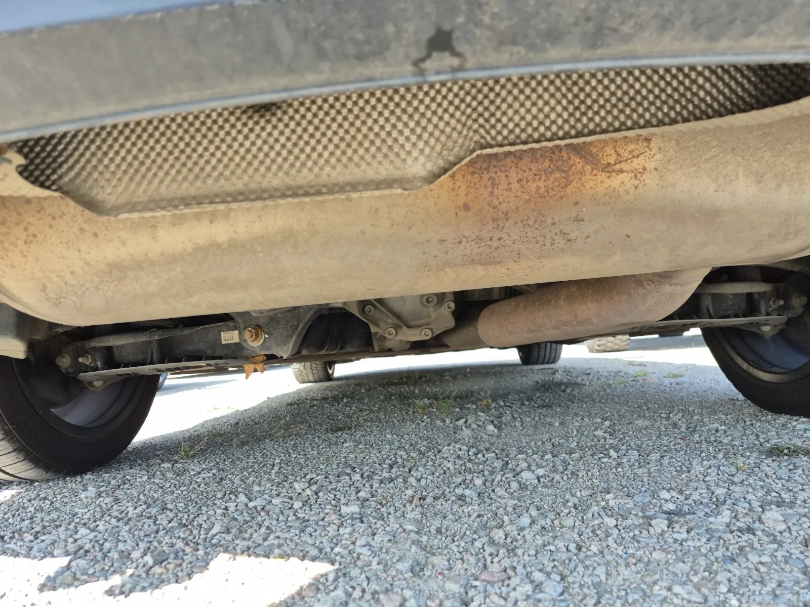 Undercarriage - Rear Photo