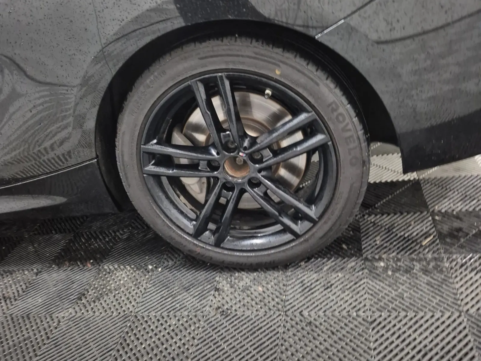 Left Rear Wheel/Tire Photo