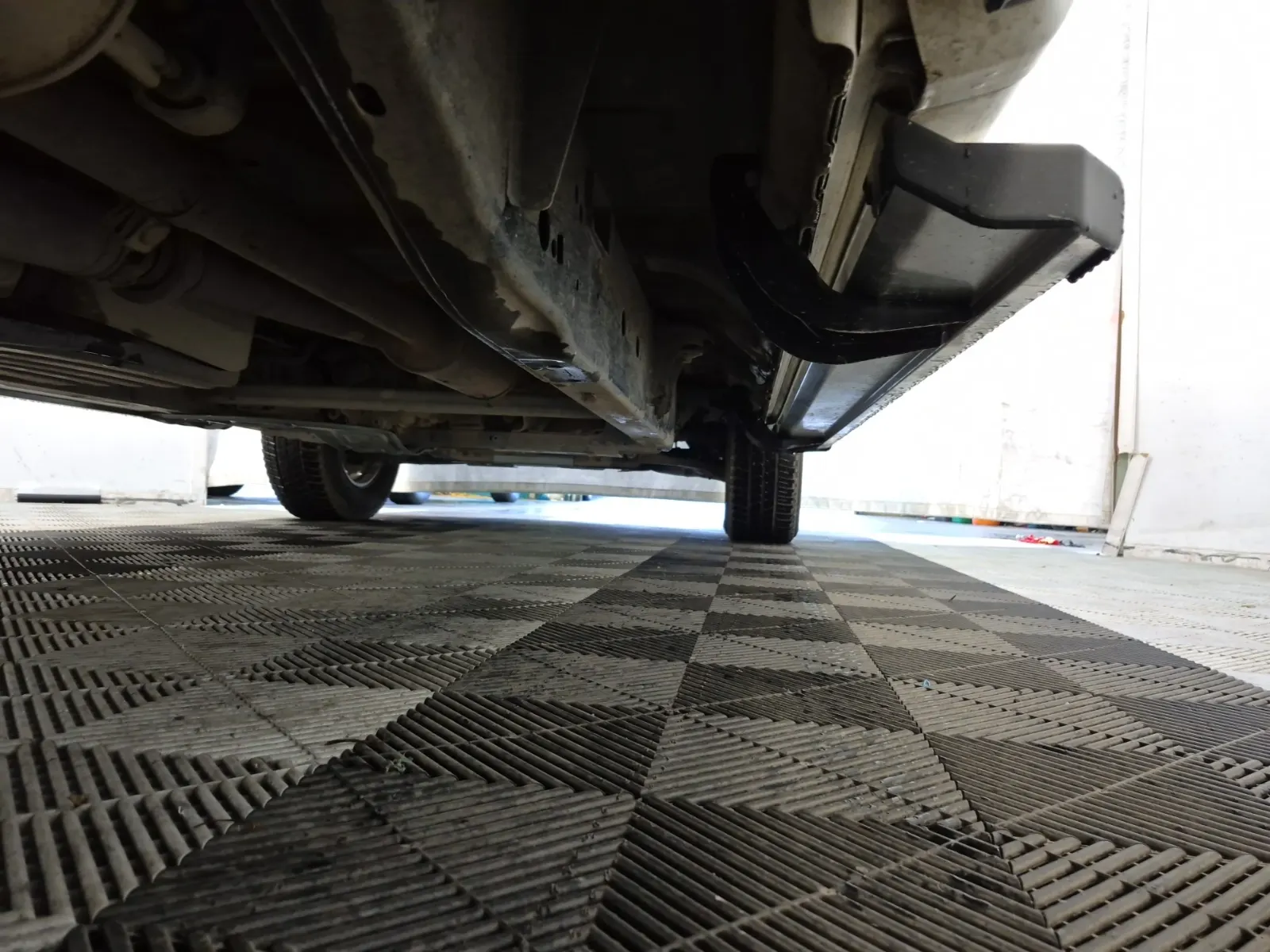 Undercarriage - Passenger Photo