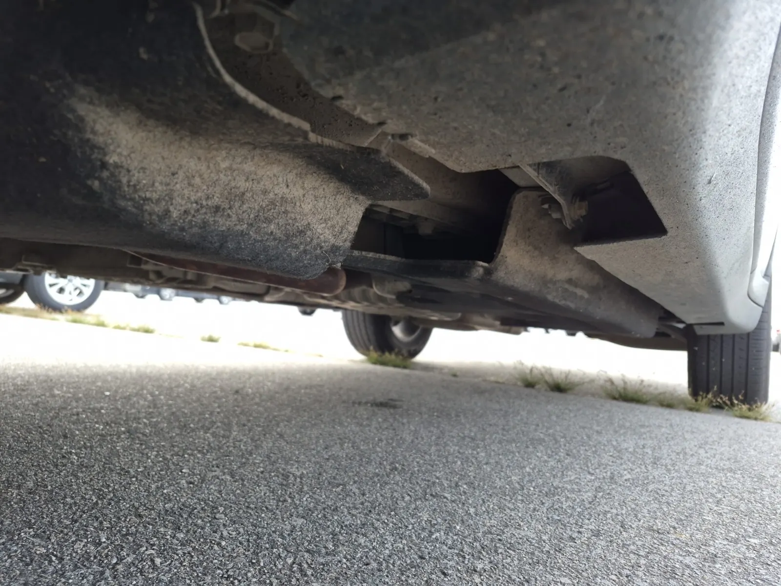 Undercarriage - Driver Photo
