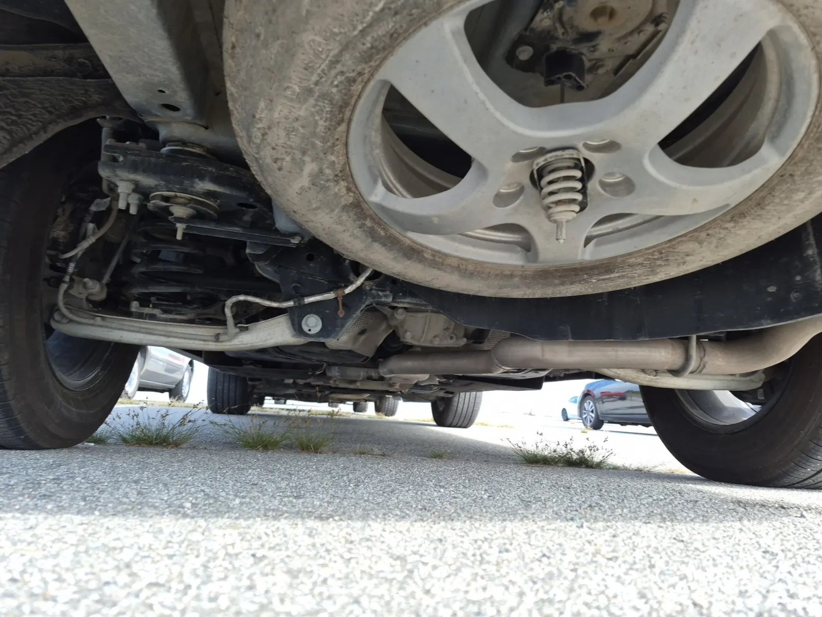 Undercarriage - Rear Photo