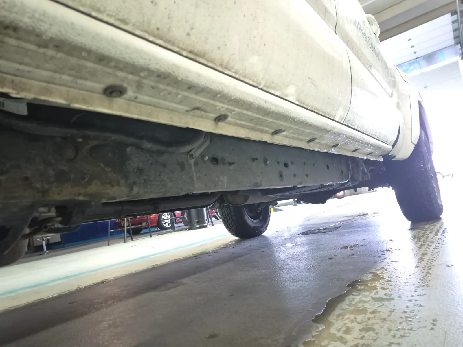 Undercarriage - Driver Photo