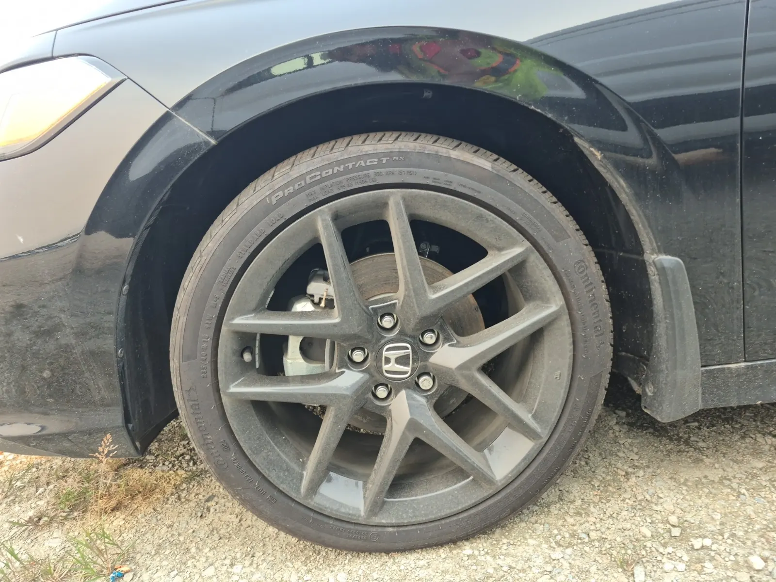 Front driver wheel/tire photo