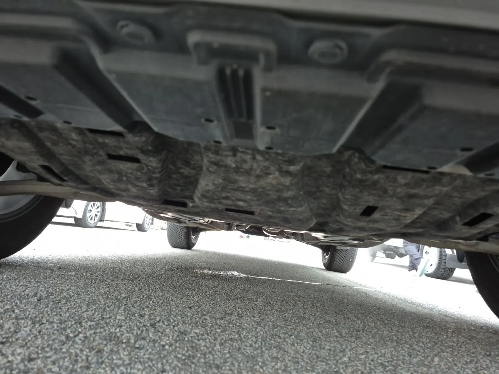 Undercarriage - Front Photo
