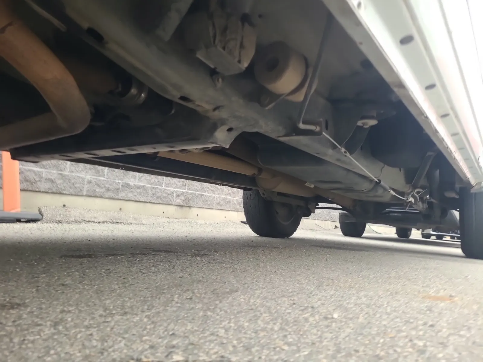 Undercarriage - Driver Photo
