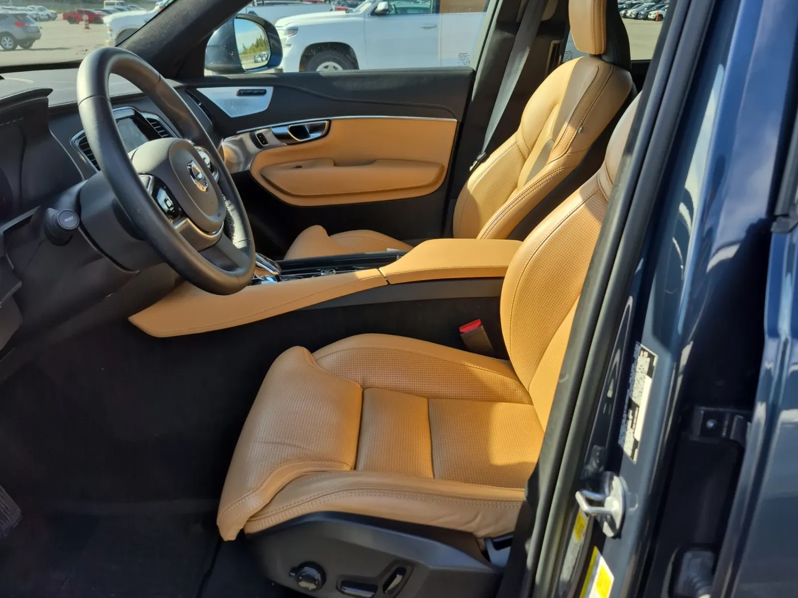 Front Interior Photo