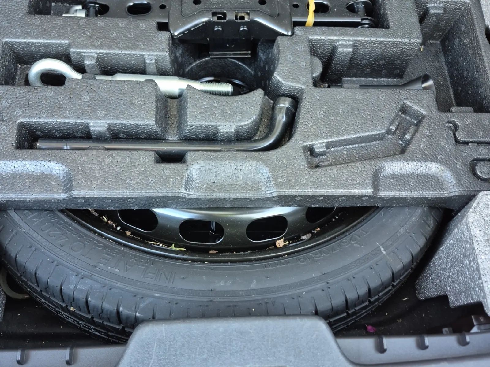 Spare Tire & Wheel Photo
