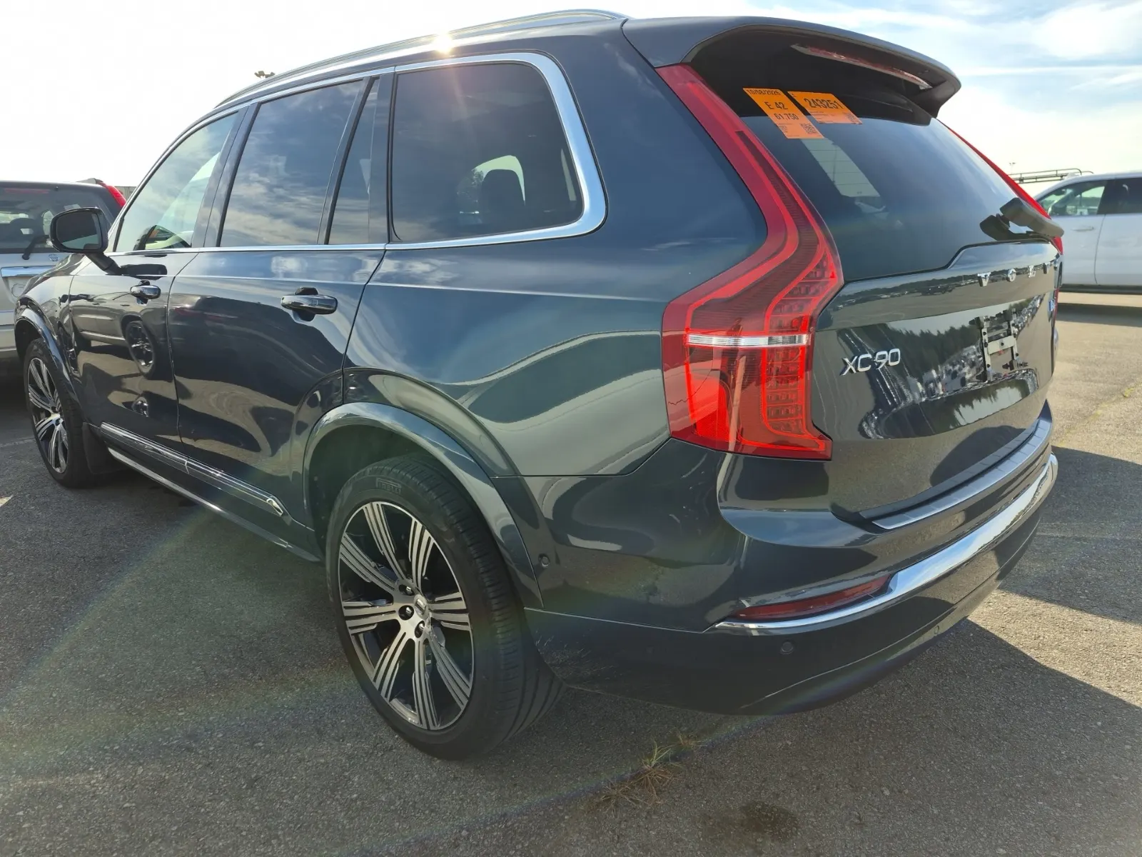 Driver Rear 3/4 Photo