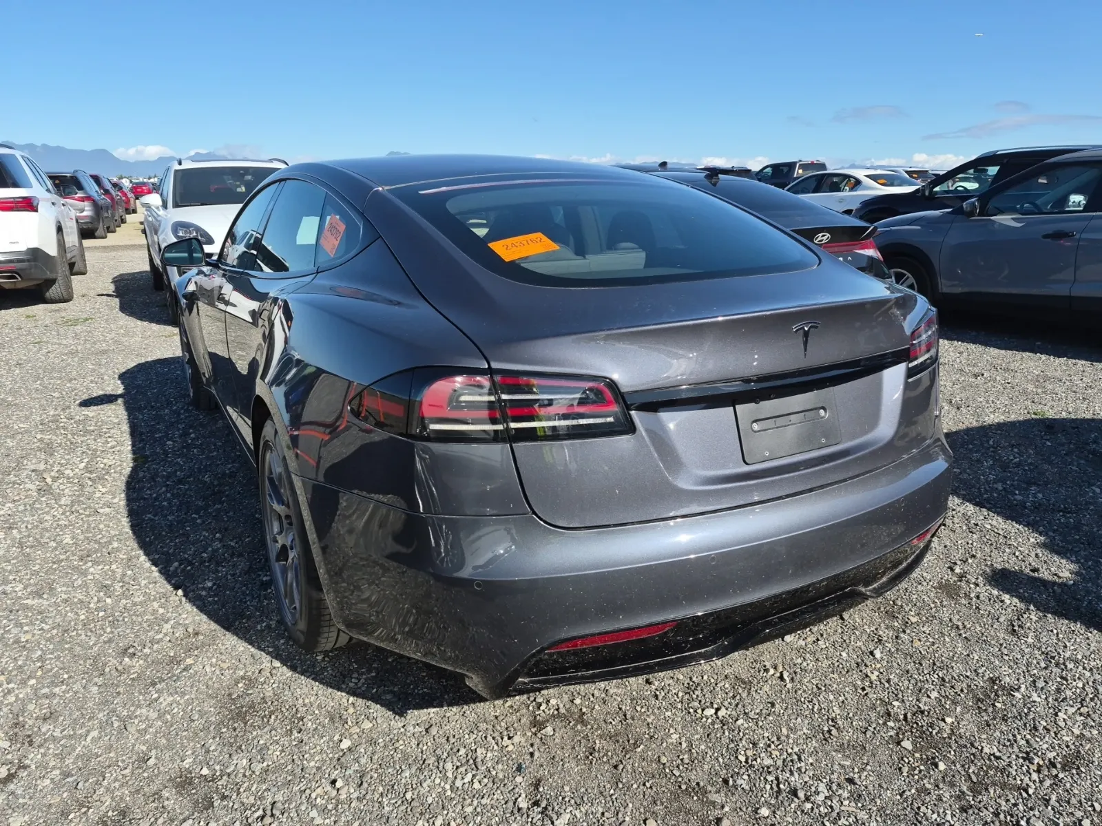 Driver Rear 3/4 Photo