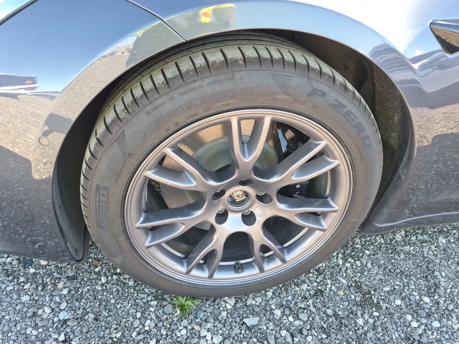 Front driver wheel/tire photo